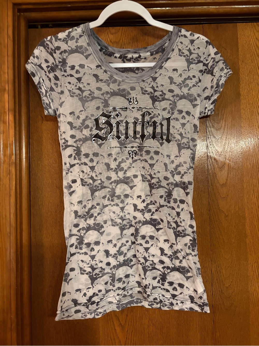 Affliction y2k Skull Print 'Sinful' Graphic Tee in Gray and White